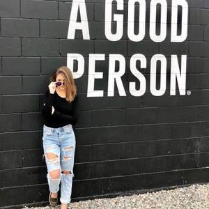 Meet your Posher, Ali